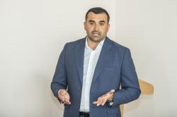 Местных производителей необходимо поддерживать, защищать и поощрять. Они обеспечивают рабочие места, зарплаты, платят пошлины и налоги, а некоторые прославляют нас в мире качественной продукцией.