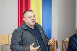 Местных производителей необходимо поддерживать, защищать и поощрять. Они обеспечивают рабочие места, зарплаты, платят пошлины и налоги, а некоторые прославляют нас в мире качественной продукцией.