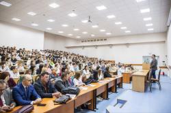Граждане нуждаются в качественных и доступных медицинских услугах, а медицинскому персоналу должны быть обеспечены надёжные социальные гарантии.