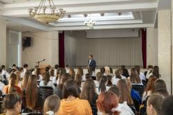 Представил свои приоритеты на посту примара муниципия Кишинёв сотрудникам Медицинского колледжа.