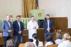 Встретились с коллективом Центра матери и ребёнка, одного из основных медицинских учреждений в стране, где ежегодно рождается более 5000 детей